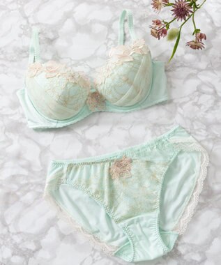 Wing Wing Lesiage　【2720シリーズ】ブラジャー　シアー感のあるラグジュアリーなデザイン　ウイング／ワコール　PB2720 メロン