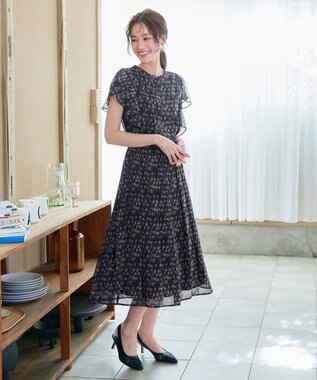 Tiaclasse 【小倉優子さん着用・洗える】フレアスリーブ柄ワンピース ネイビー