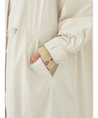 earth music&ecology テックフードロングコート Ecru