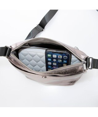 UNBILLION カシュカシュ cachecache / メタリック舟型ショルダー シルバー