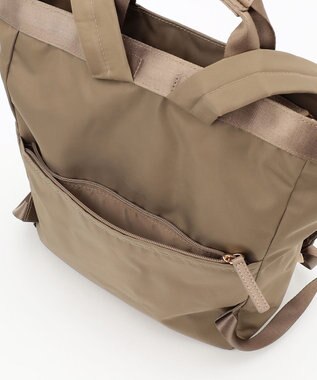 LA BAGAGERIE チャーム付き　ナイロンリュック ベージュ