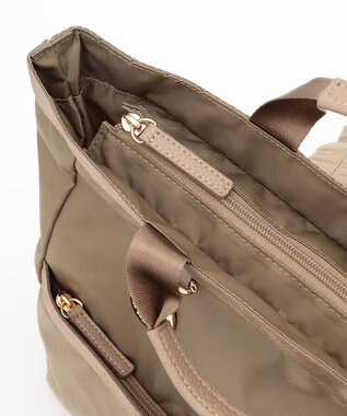 LA BAGAGERIE チャーム付き　ナイロンリュック ベージュ