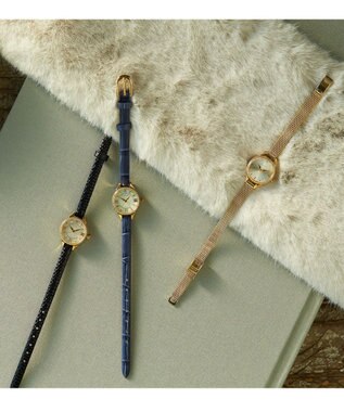 TOCCA NOBLE WATCH 腕時計 ローマ数字×ネイビー