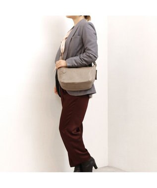 UNBILLION アトランタ ATLANTA / 牛革ファスナーショルダー GY