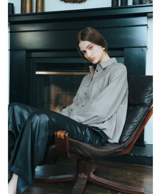 YECCA VECCA グロッシーコーティングサテンパンツ Black