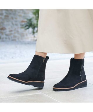 MODE ET JACOMO <carino>【レイン・スノー対応】ウエッジヒールショートブーツ ブラックスエード