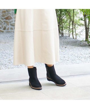 MODE ET JACOMO <carino>【レイン・スノー対応】ウエッジヒールショートブーツ ブラックスエード