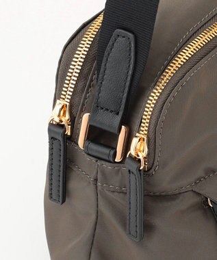 LA BAGAGERIE ウォータープルーフナイロン　スクエアショルダー グレー