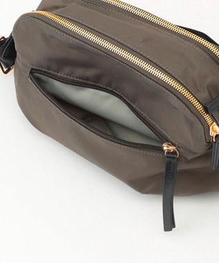 LA BAGAGERIE ウォータープルーフナイロン　スクエアショルダー グレー