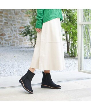 MODE ET JACOMO <carino>【レイン・スノー対応】ウエッジヒールショートブーツ ブラックスエード