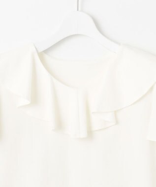 Feroux 【洗える・汗ジミが目立たない】ラッフル襟Tシャツ ホワイト系