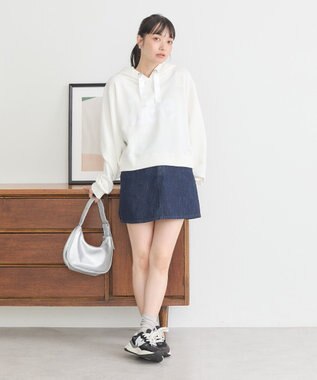 earth music&ecology Ｌｅｅ×ｅ．ｍ．ａ．ｅショート丈パーカー White