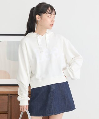 earth music&ecology Ｌｅｅ×ｅ．ｍ．ａ．ｅショート丈パーカー White