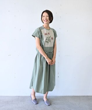 muuc 〈遠州織物〉ウエスト紐付き フレンチスリーブ ポピーの花刺繍 ワンピース グリーン