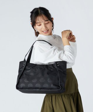 Y'SACCS ヒートエンボス ポルカドットトート Mサイズ ブラック