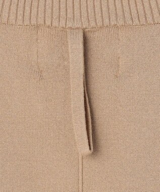 BEIGE， 【WEB限定・洗える】WILLOW / ストレッチクルーネックリブニット Milk Tea