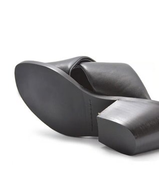 APOM パテッドストラップチャンキーヒールミュール60 ブラック