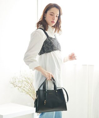 style code 【MERCURYDUO/マーキュリーデュオ】両アオリポケットサイド配色大開き開口 超軽量ハンドバッグ キーチャーム付 ブラック