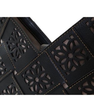 genten サステナブルカットワーク ショルダーバッグ クロ