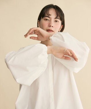 #Newans 【洗濯機可／撥水】シャーリングネック ボリュームスリーブシャツ ホワイト