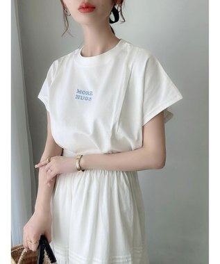 Green Parks ワンポイント刺繍タックＴシャツ Off White