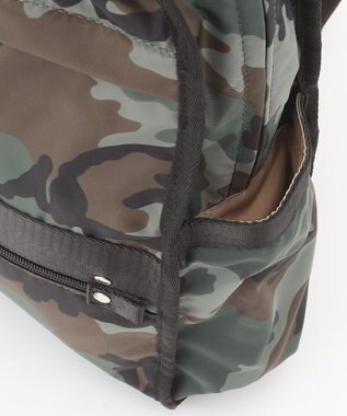 Y'SACCS 撥水ナイロンテープデザインスクエアバックパック カーキ