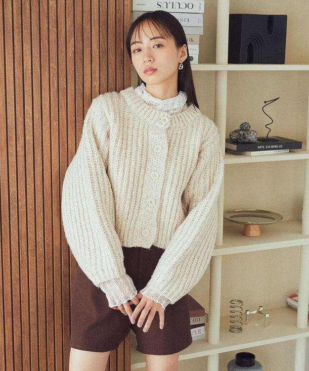 earth music&ecology ローゲージニットショートカーディガン Light Beige