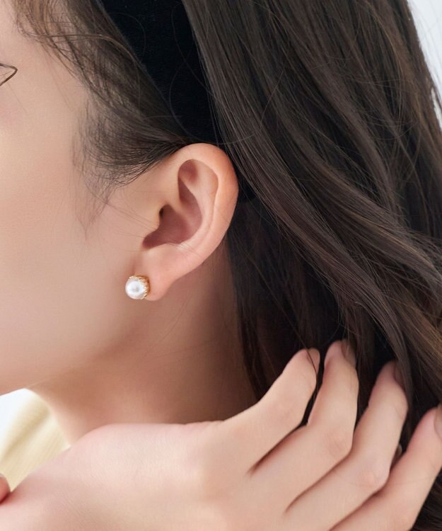 Phoebe トゥウィンクルフレームパールピアス　ゴールド/一粒 ゴールド