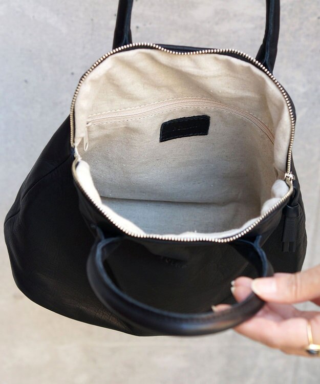 FOLNA RD ソフトレザーブガッティボストンバッグ ブラック