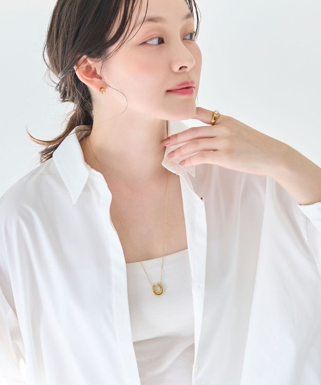Phoebe 〈金属アレルギー対応〉メタリックホースシューネックレス　ゴールド　ステンレス/馬蹄/蹄鉄/ラッキーモチーフ/ギフト/プレゼント/大ぶり ゴールド