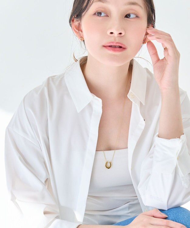 Phoebe 〈金属アレルギー対応〉メタリックホースシューネックレス　ゴールド　ステンレス/馬蹄/蹄鉄/ラッキーモチーフ/ギフト/プレゼント/大ぶり ゴールド
