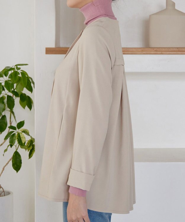 Tiaclasse ノーカラー後ろタックフレアコート アイボリー