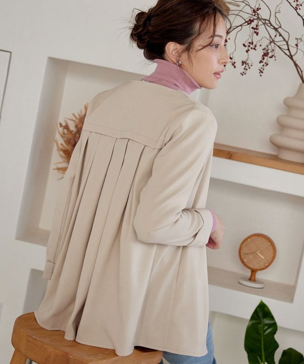 Tiaclasse ノーカラー後ろタックフレアコート アイボリー