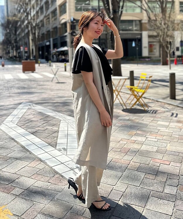 UNFILO 【洗える】リネンレーヨン　ラッフルカラーブラウス ブラック