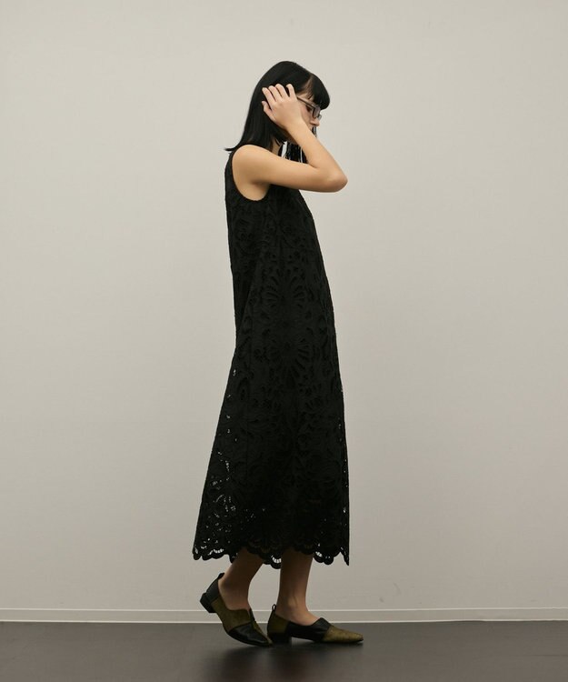 GRACE CONTINENTAL フラワーカットワークワンピース ブラック
