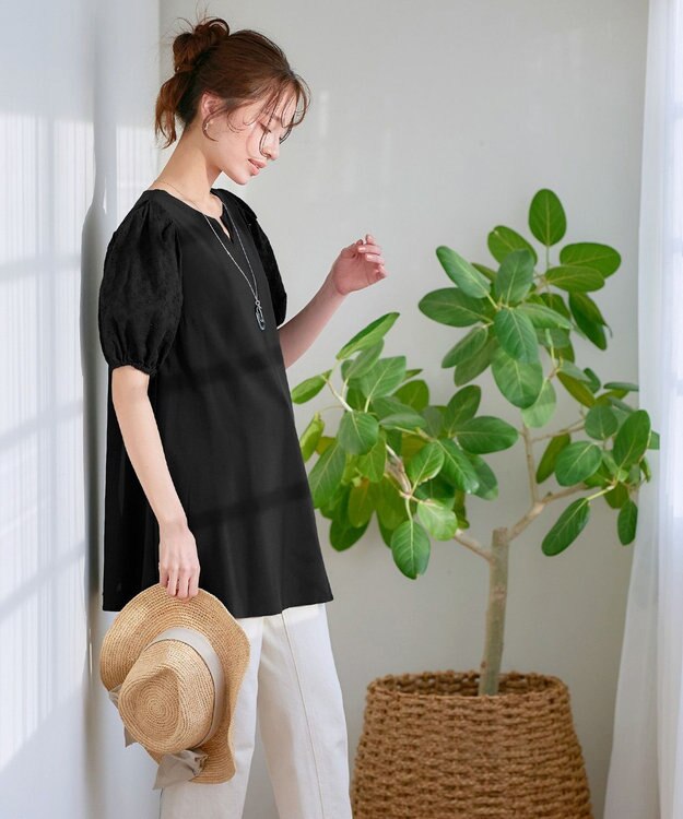 Tiaclasse 【2TYPE/総レース・袖レース】パンチングレースパフスリーブチュニックブラウス Bブラック(袖のみレース）