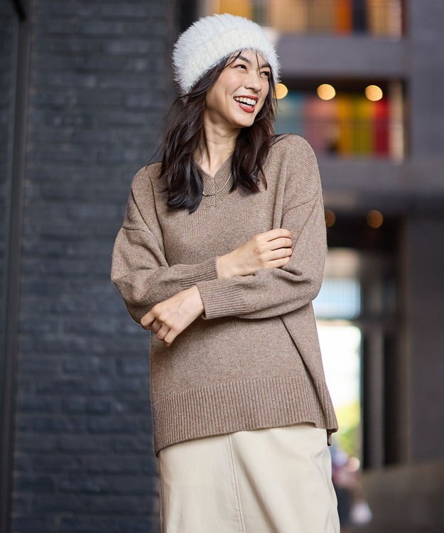 ANY ラムウールＶネックプルオーバー モカ