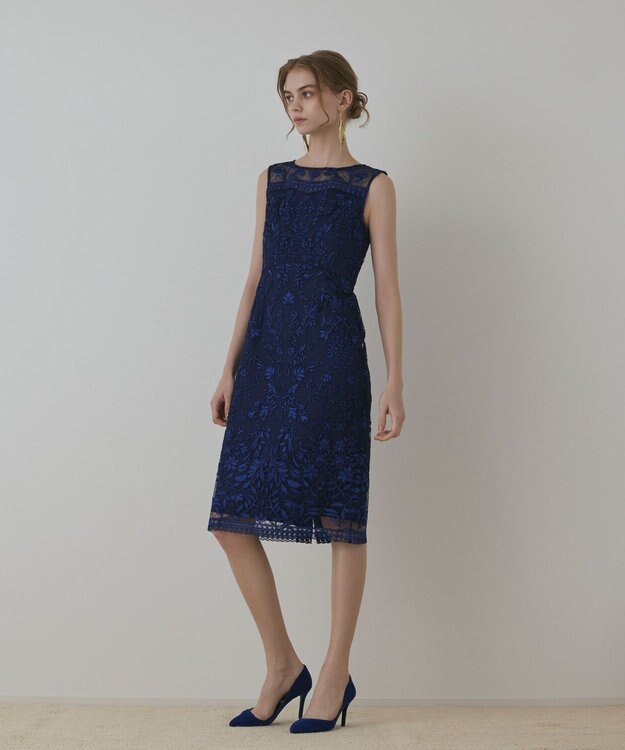 GRACE CONTINENTAL コ－ド刺繍タイトドレス ブルー