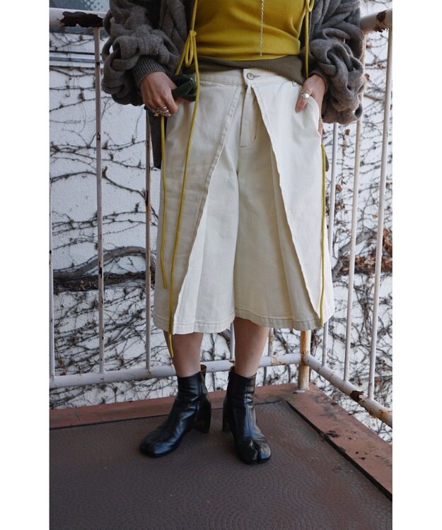 woadblue 【157】HALF TUCK SHORTS WHITE