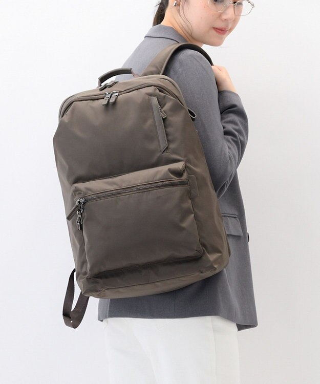 ACE BAGS & LUGGAGE W&.Day/Night ポッケス ハグリュック B4サイズ 15.6インチPC収納 20213 ダブルアンドデイナイト アッシュブラウン