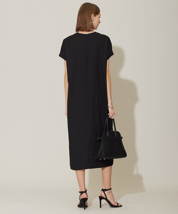 ICB 【接触冷感・UVケア・速乾・洗える】FluidBackSatin レイヤードデザインワンピース ブラック系