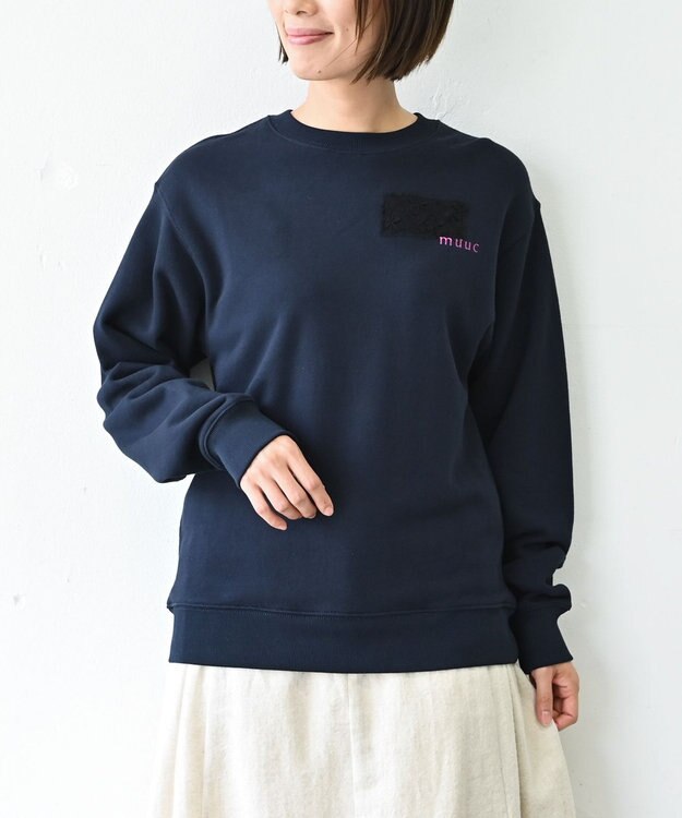 muuc 〈コットン100% 12.7オンス生地＆裏面パイル〉花刺繍のスウェット ネイビー