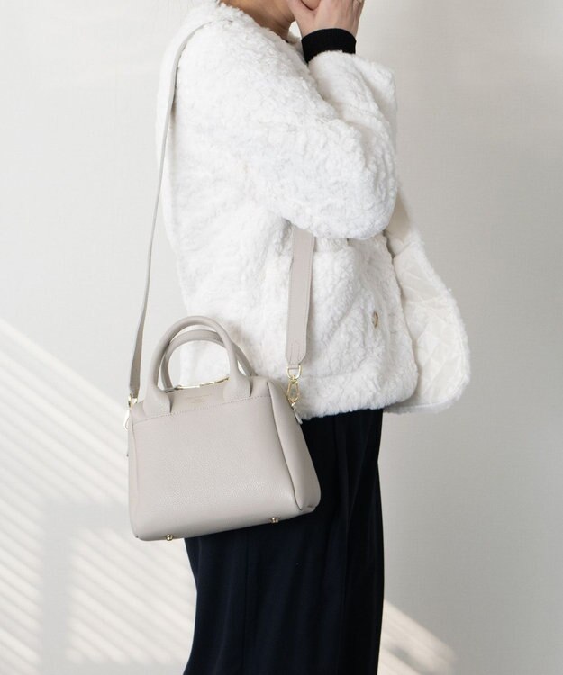 INTER-CHAUSSURES 【CHRISTIAN VILLA】ベーシックレザーハンドバッグ アイボリー