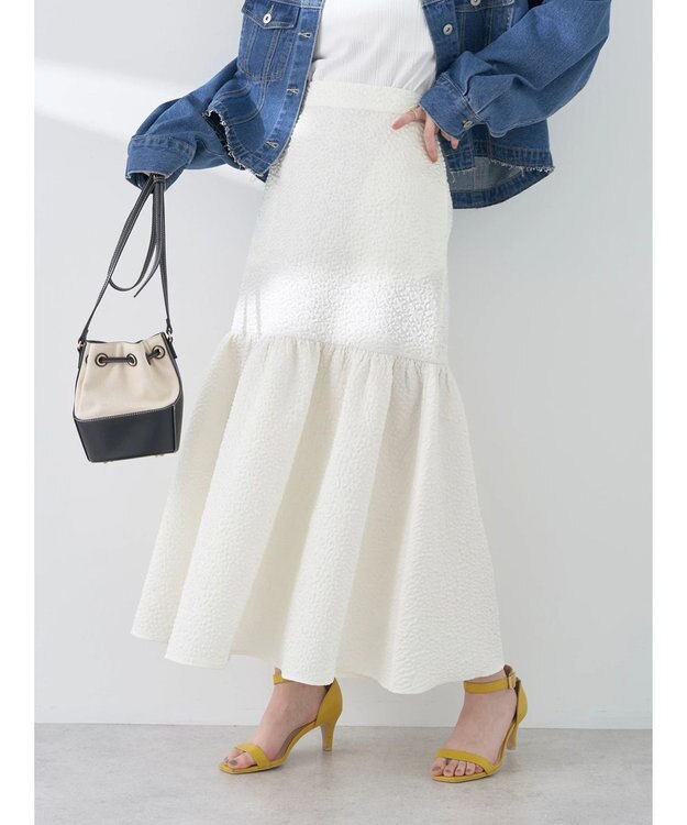 earth music&ecology エンボスフラワー　切替ボリュームスカート Ivory