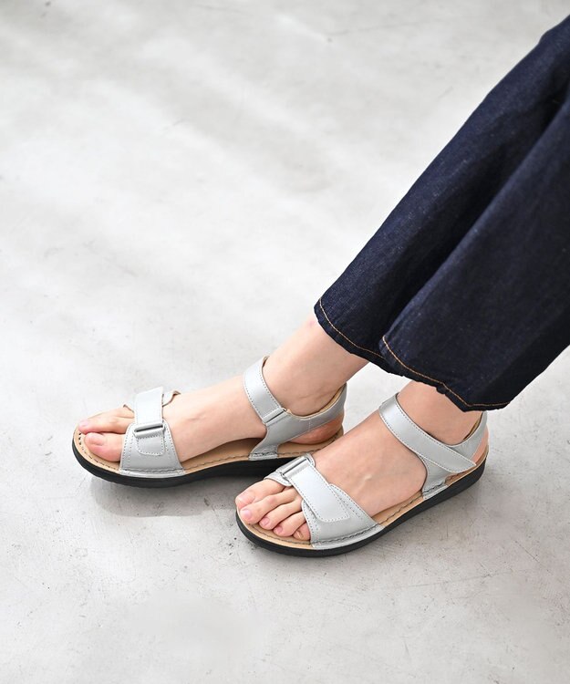 Pointer 本革 甲幅調整 超軽量マジックテープ付きサンダル シルバー