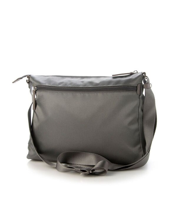 LA BAGAGERIE フロントポケット　スクエアナイロンショルダー　Mサイズ グレー