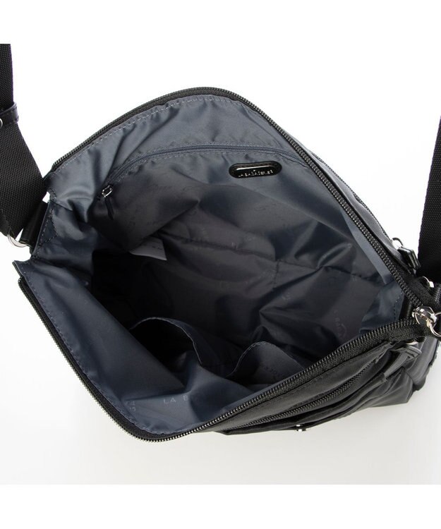 LA BAGAGERIE フロントポケット　スクエアナイロンショルダー　Mサイズ ブラック
