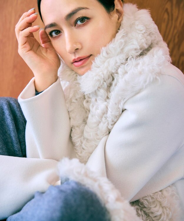 BEIGE， DANDEL / ミドル丈ムートンコート Ecru