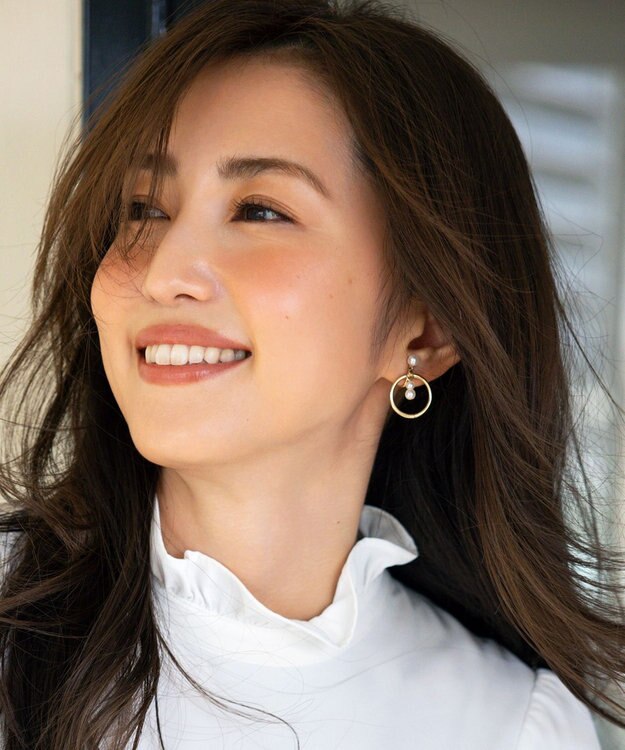 組曲 サークルパールイヤリング ゴールド系