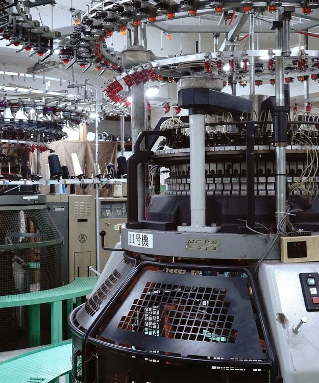 nitorito 【UNISEX】bonfula 牛と花モチーフ柄 ストール navy